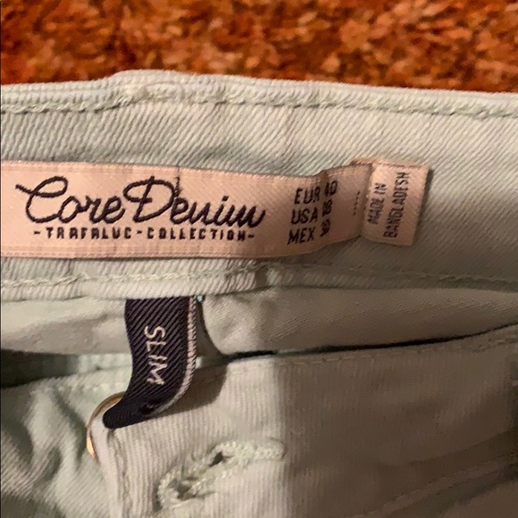 Capris - Picture 3 of 5